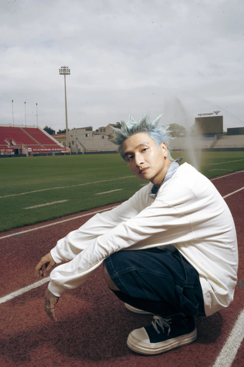 Việc 16 Typh lặp lại các công thức cũ về cả chủ đề lẫn kỹ thuật rap khiến công chúng đặt câu hỏi về khả năng thích nghi của anh (Ảnh:FBNV)