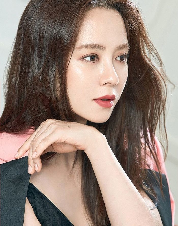 Truyền thông và công chúng cho rằng ekip Running Man hiện cũng bó tay với Song Ji Hyo nên chẳng buồn can thiệp giải cứu nữ diễn viên như trước. Ảnh: Naver