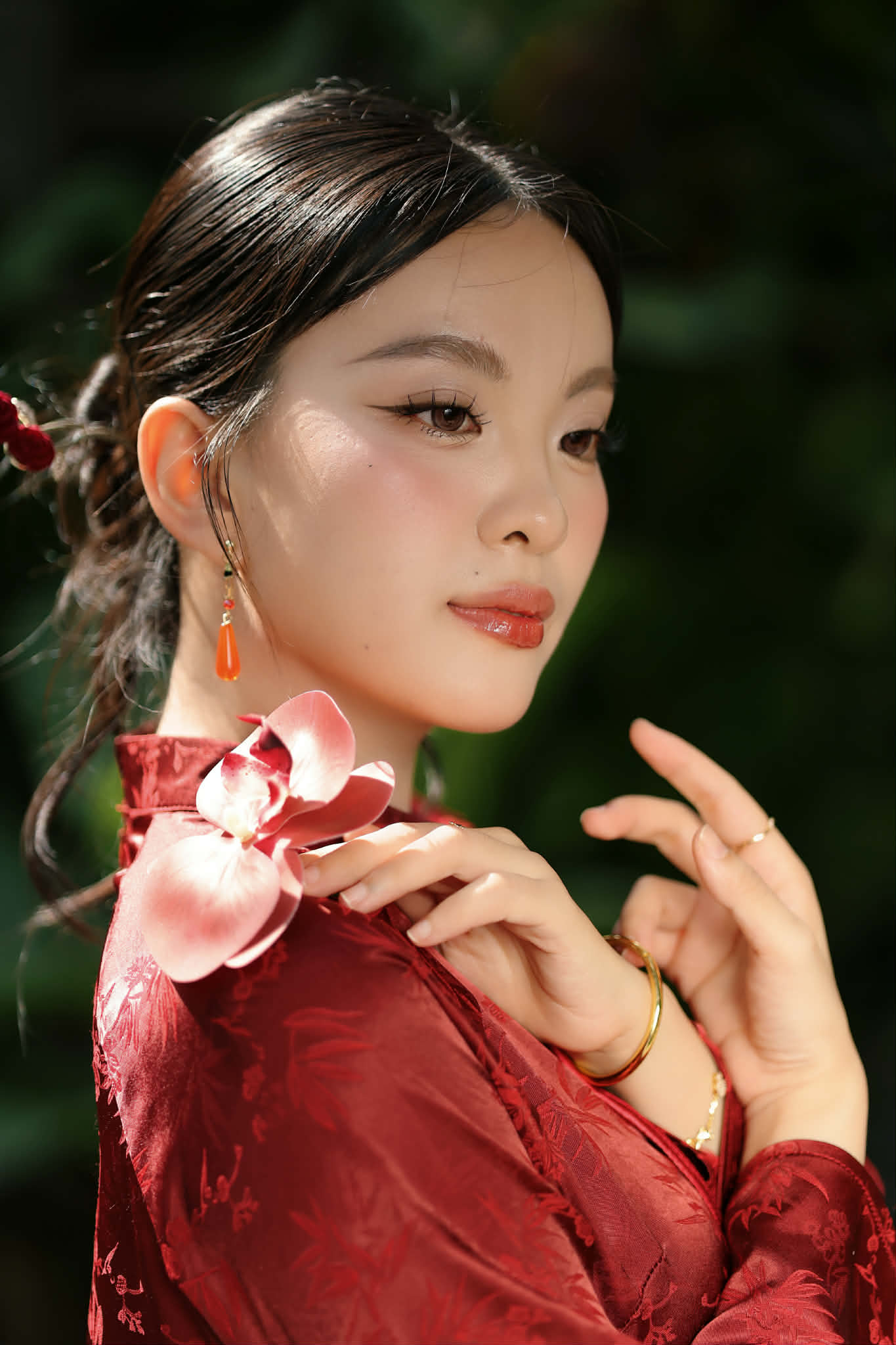 Cô cũng đầu tư vào làm đẹp, học trang điểm để yêu bản thân hơn