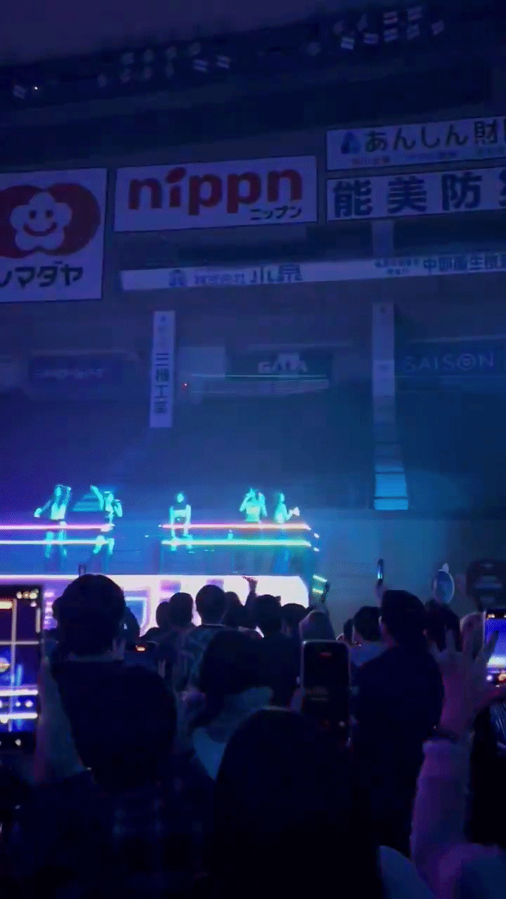 Điều này tạo nên khoảng trống kỳ lạ và dấy lên nghi ngờ về sức hút thực sự, cũng như con số 40 nghìn trước đó