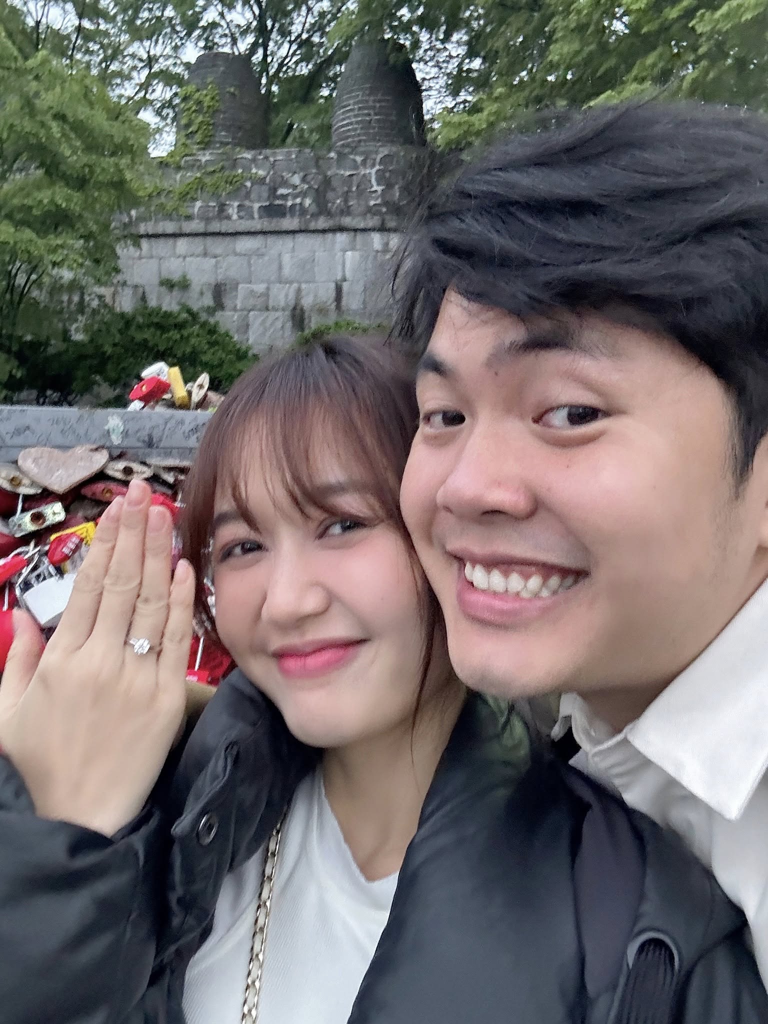   Trước khi tổ chức đám cưới, Andidez Nam Trương đã cầu hôn Nhung Gumiho ở Hàn Quốc. Ảnh: FBNV  