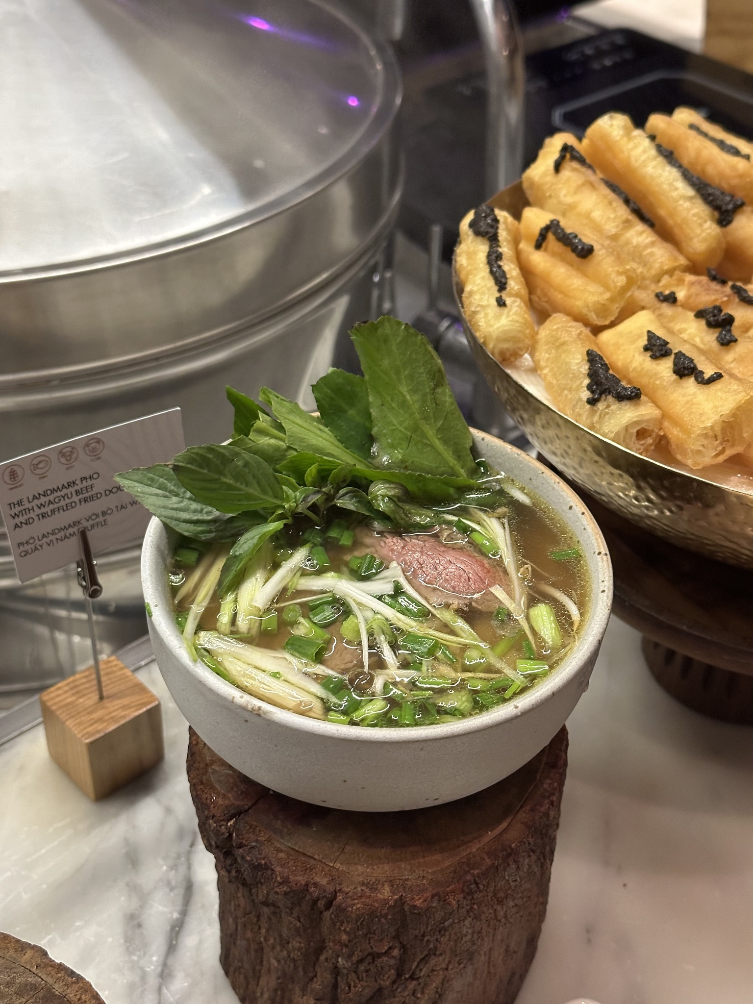 Phở có mức giá gần 1 triệu đồng tại Landmark 81