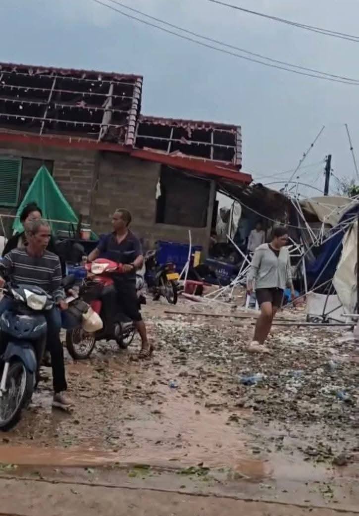 Nhiều công trình bị đổ sập, hư hại nghiêm trọng