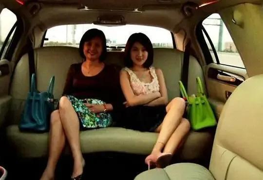 Quách Mỹ Mỹ và mẹ