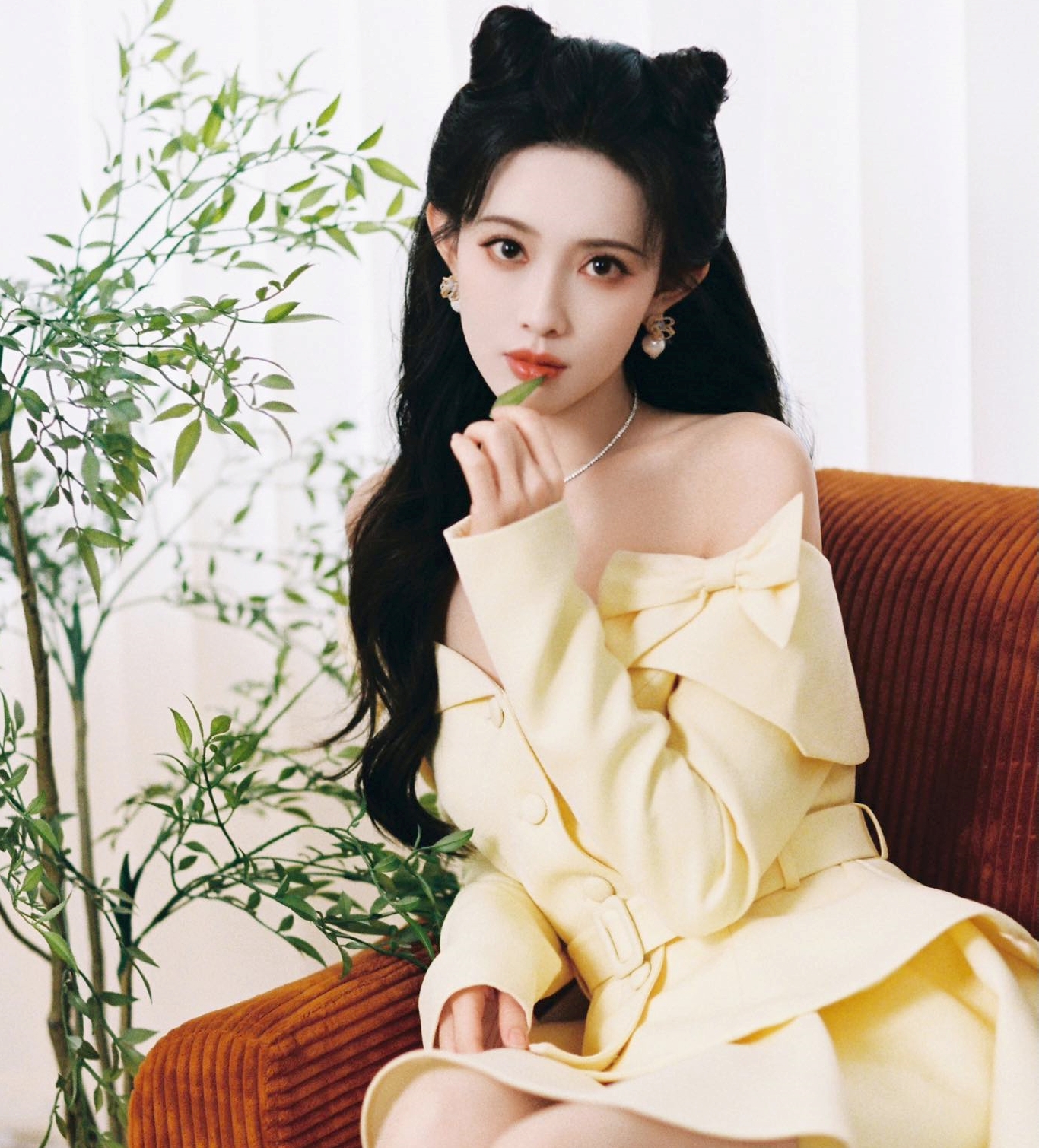 Mạnh Tử Nghĩa gây tranh cãi về nhan sắc