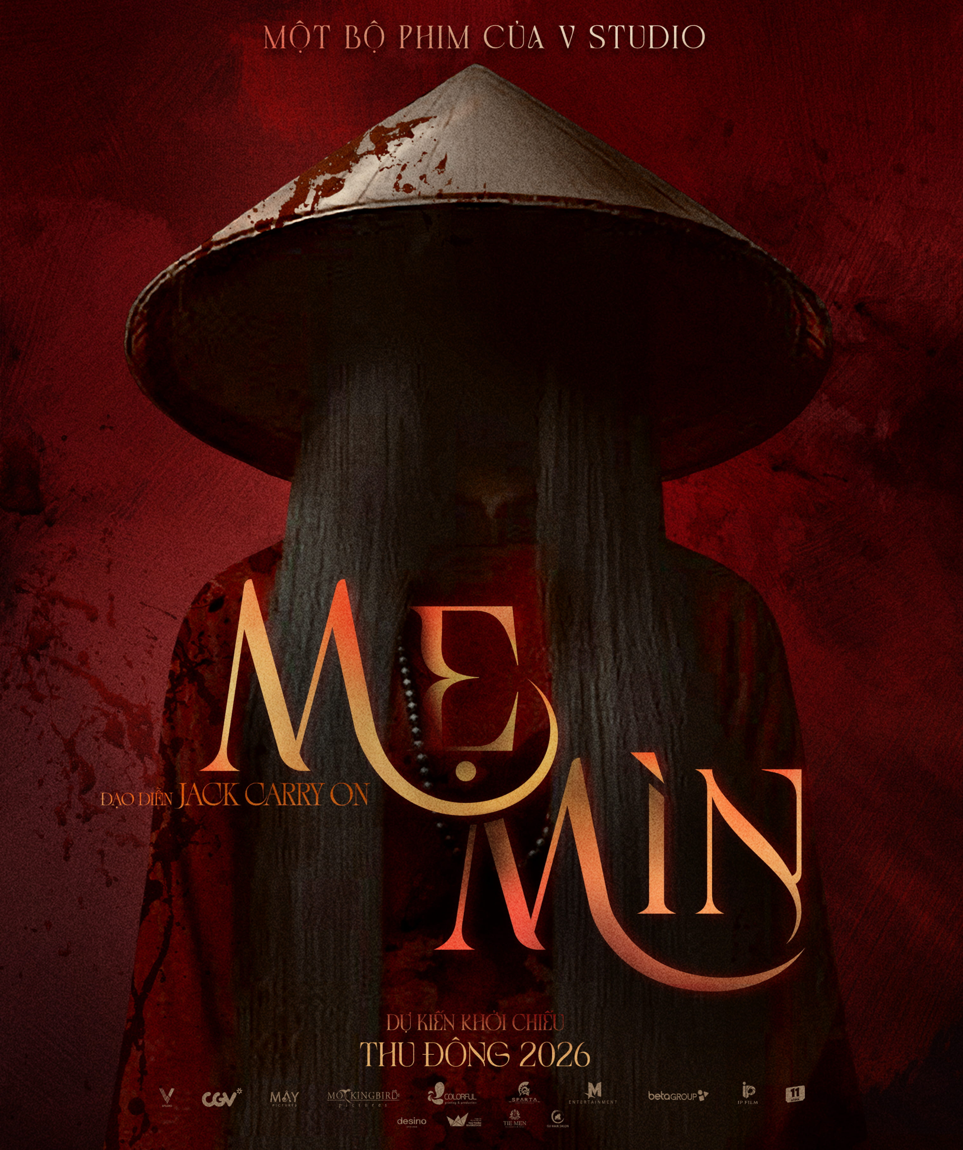 Minh Hằng đã làm gì với gương mặt của mình vậy?