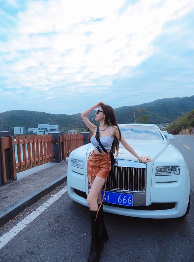 Yêu nữ hàng hiệu đời đầu 