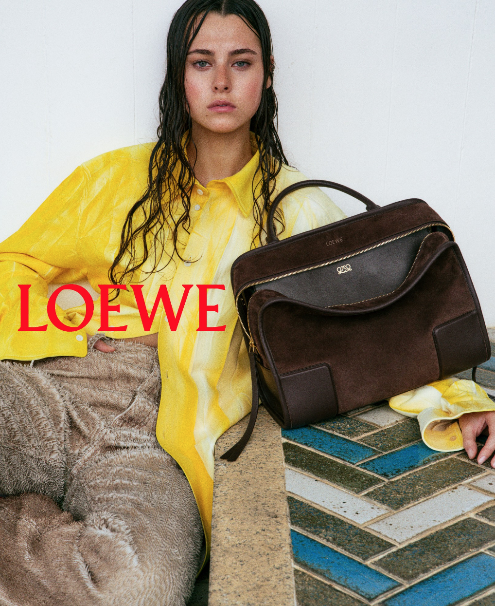 Một trong những chiếc túi hot nhất của Loewe lúc này chính là Amazona 180. Ảnh: Loewe