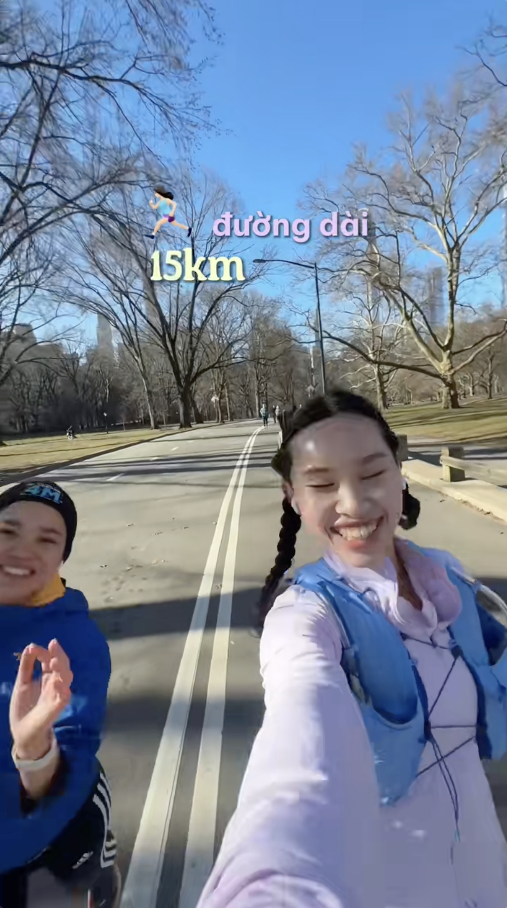 TikToker Vừng thực hiện thử thách đang được nhiều người chạy bộ áp dụng. Ảnh: Vừng