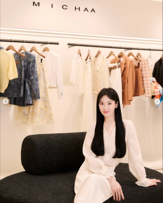 Song Hye Kyo lộ diện sau khi bị tố phá hỏng hôn nhân với Song Joong Ki, một chi tiết khiến cả MXH bàn tán