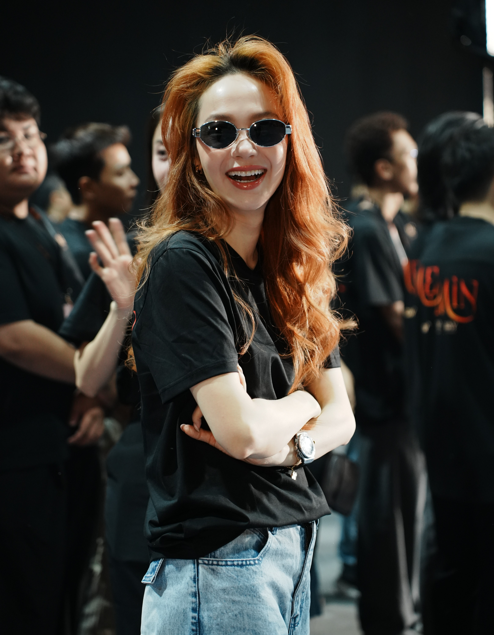 Minh Hằng đã làm gì với gương mặt của mình vậy?