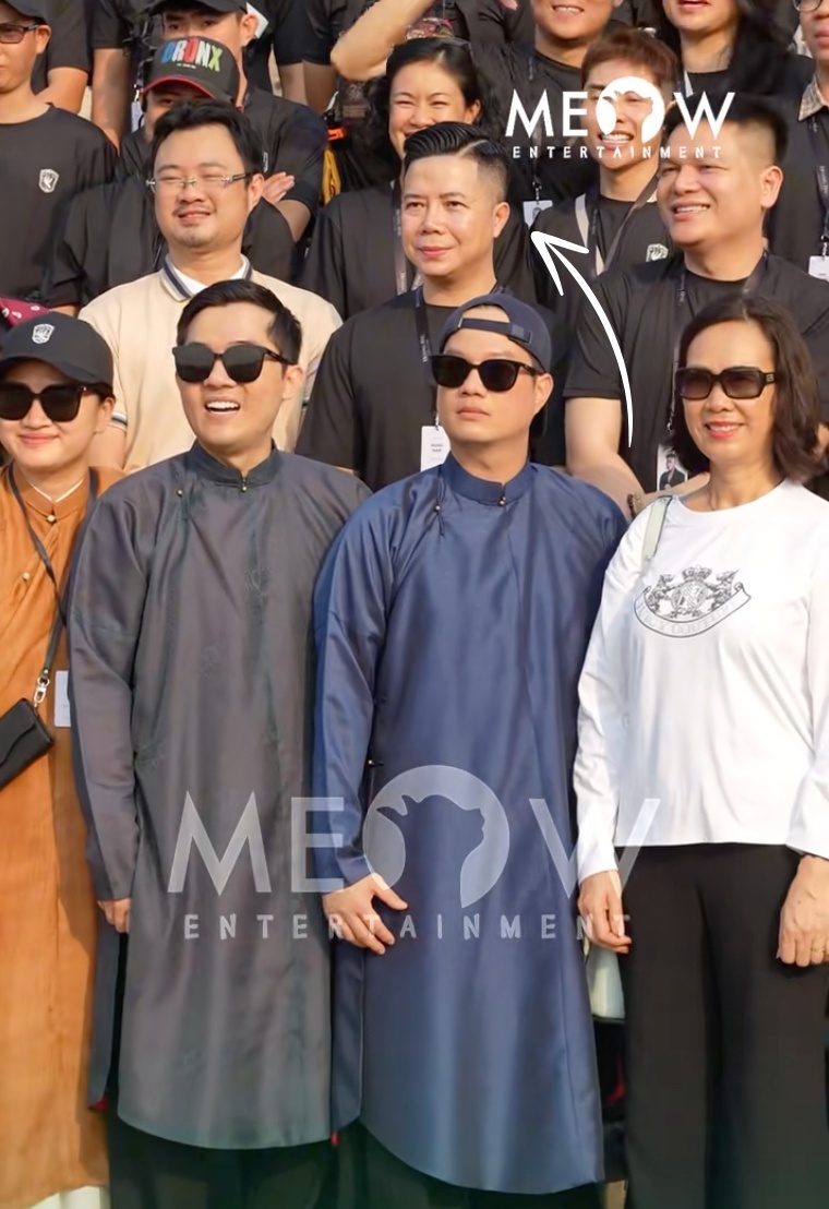 Make-up artist của Tăng Thanh Hà xuất hiện ở lễ cúng khai máy tại Huế