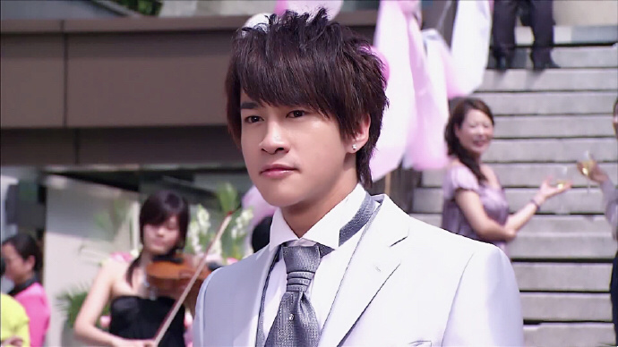 Tướng quân hồi sinh khiến Cbiz 3 đời còn nể: Định nghĩa lại chuẩn visual cho 1,4 tỷ dân, giở tới hồ sơ tình ái mới bất ngờ