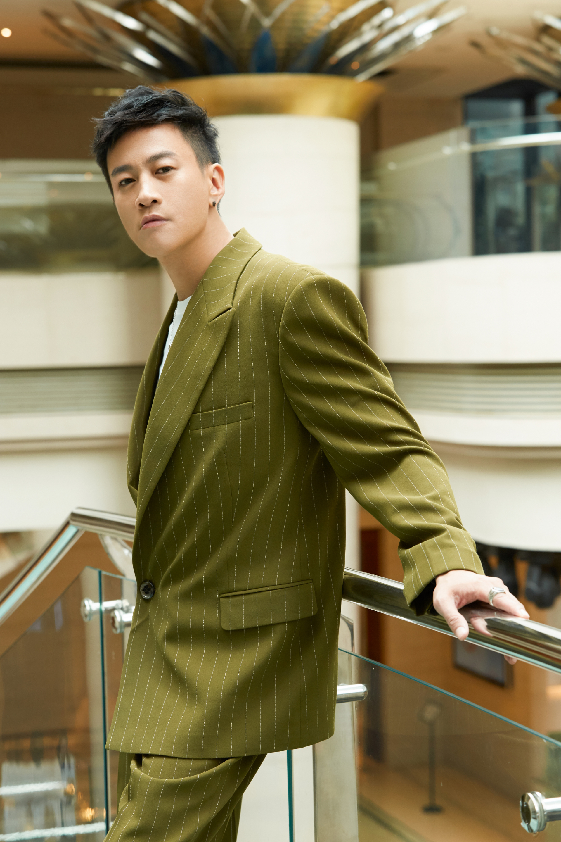 Hà Nhuận Đông đang là cái tên hot nhất Trung Quốc. Tên tuổi anh hồi sinh theo cách chẳng ai ngờ. Ảnh: Weibo. 