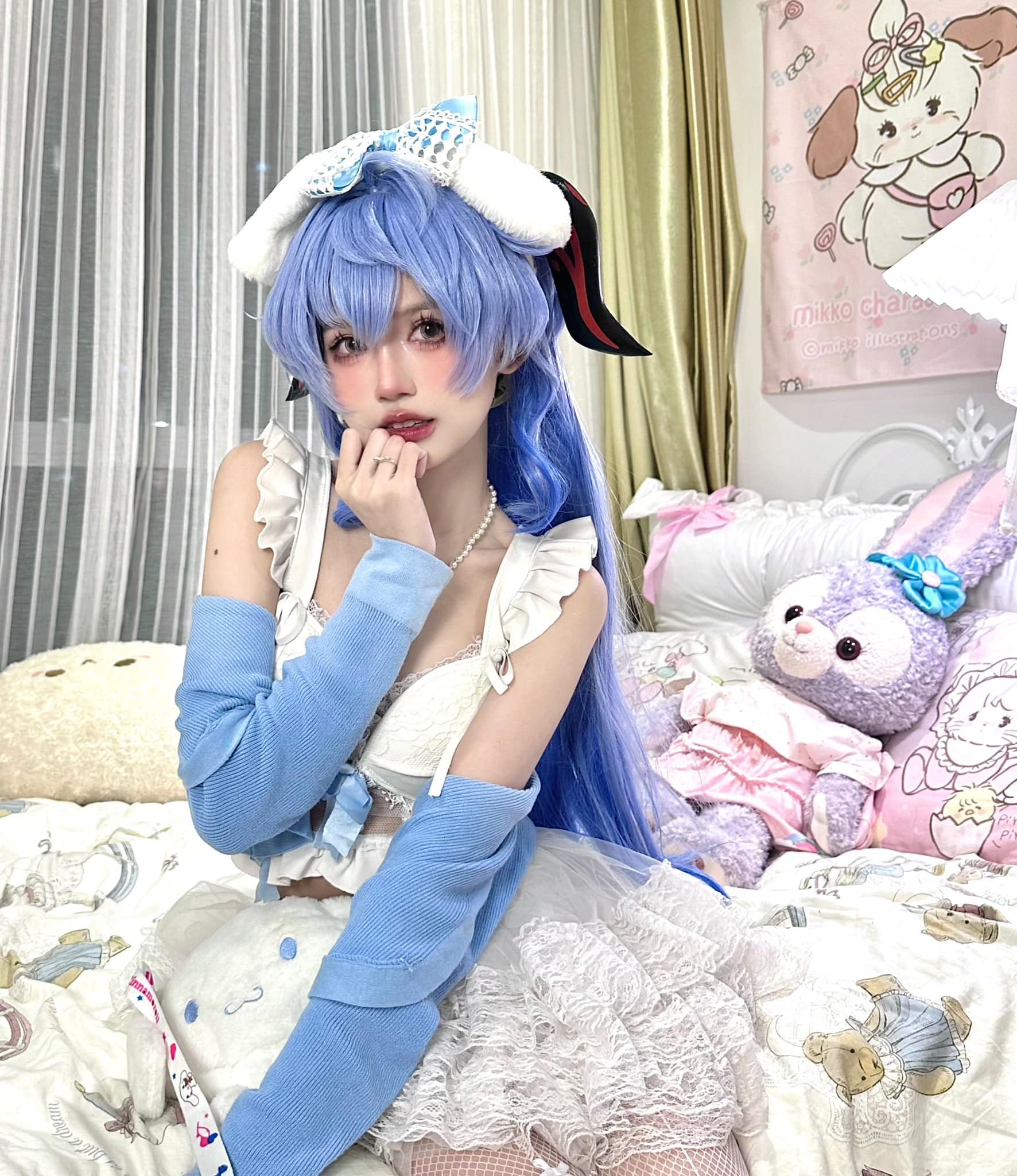 Được bố mẹ tặng ô tô hơn 2 tỷ vì đạt 2 triệu follower, cô gái Hà Nội chi thêm 14 triệu mua hoa tươi decor lễ nhận xe