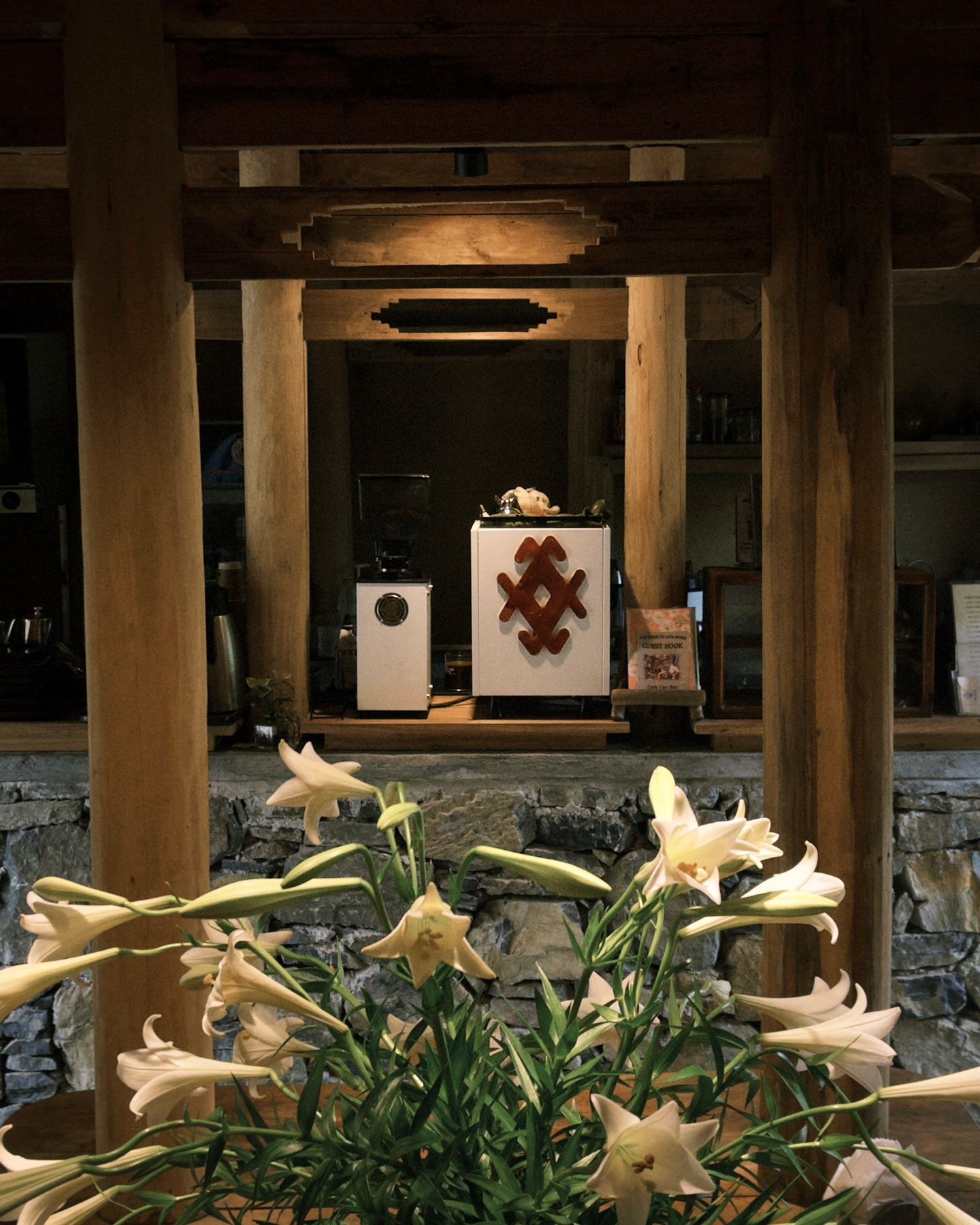 Không gian bên trong quán cafe Cực Bắc