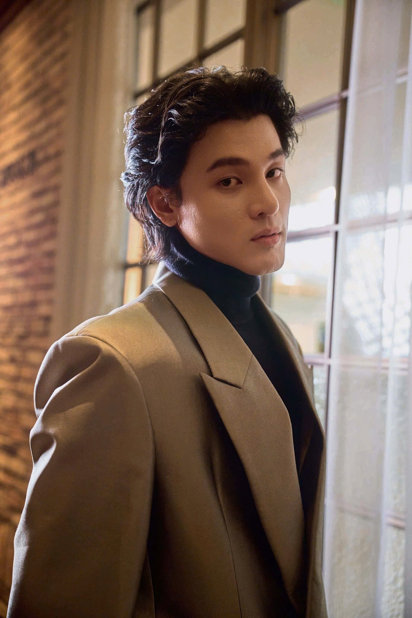 Trước khi đến với phim ảnh, anh là tuyển thủ bóng rổ, từng có khoảng hai năm hoạt động ở FAPtv. Ảnh: FBNV