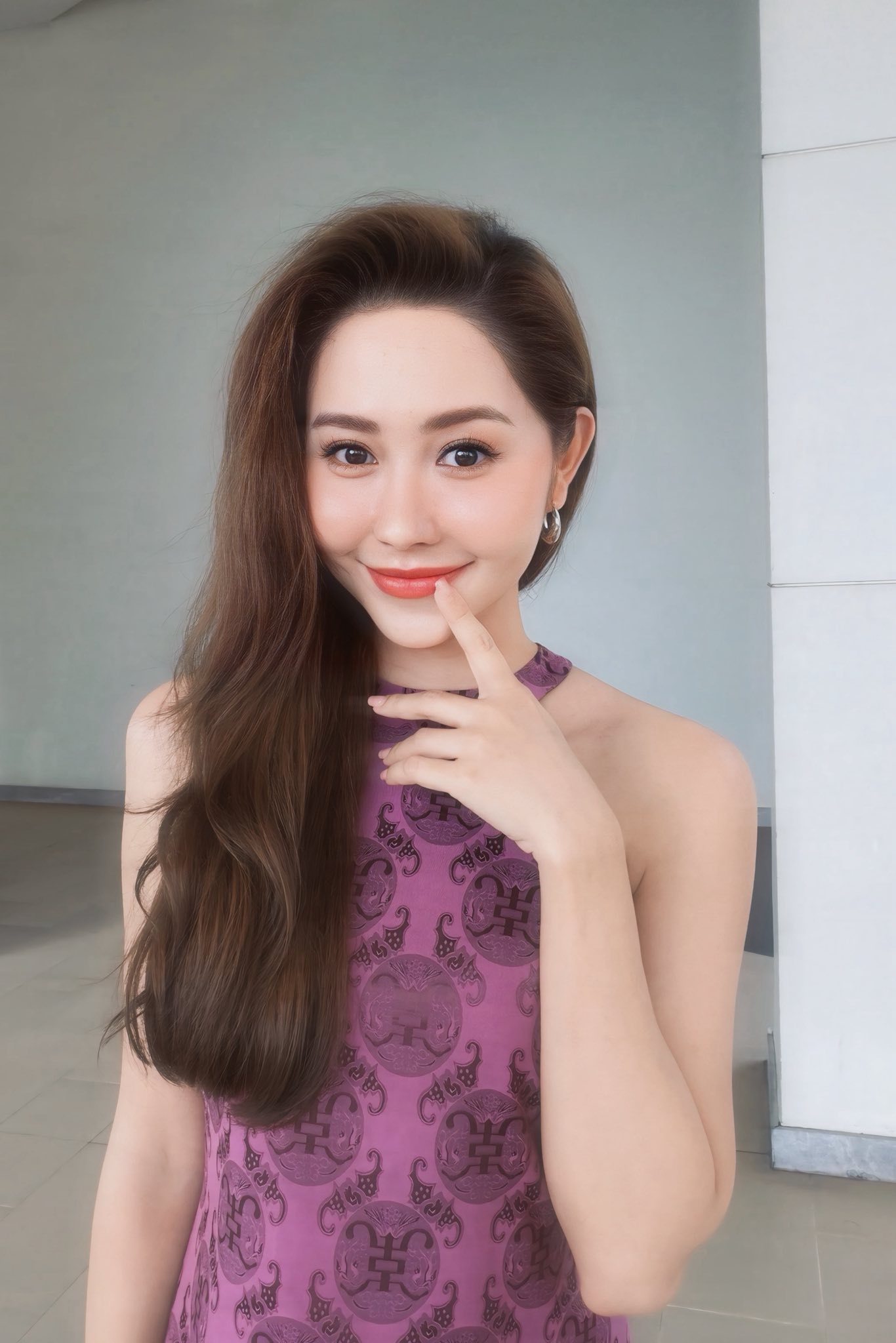 Tường Vi hiện tại đã xinh xắn, nhan sắc tự nhiên hơn hẳn 