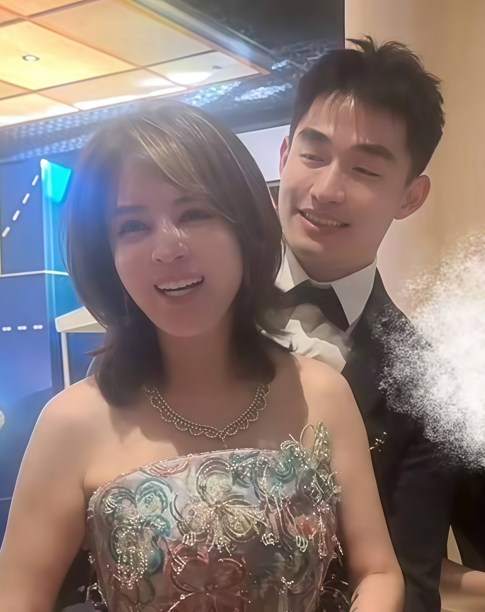 “Bà hoàng thẩm mỹ viện” U60 vung 200 tỷ trong 3 tháng cho tình trẻ 25 tuổi