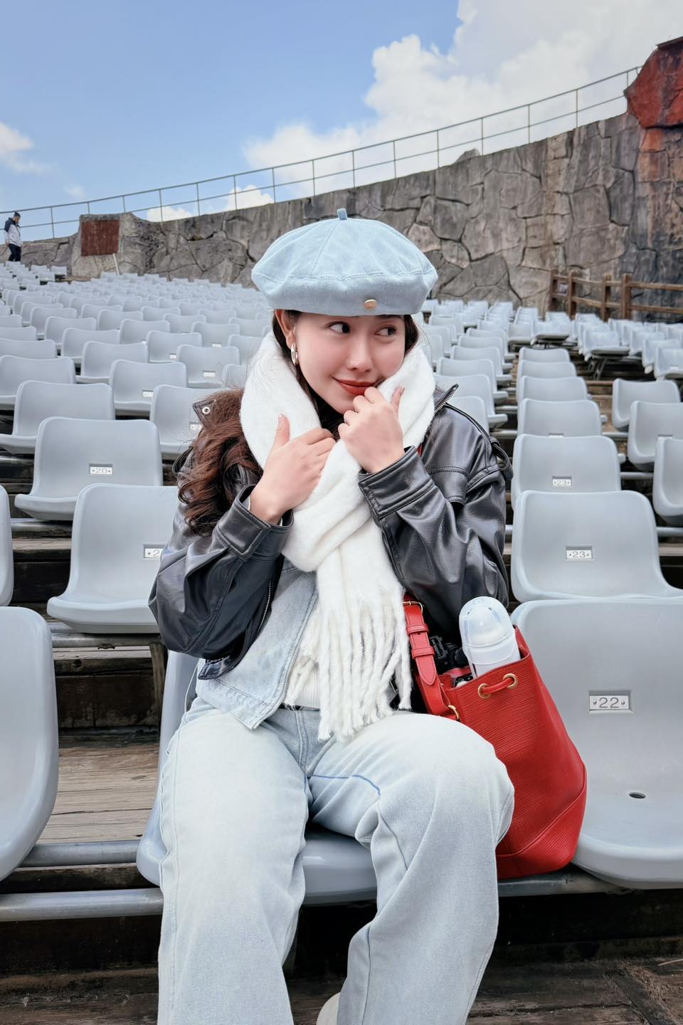 Cô vẫn duy trì việc đóng phim kết hợp với tận hưởng cuộc sống  