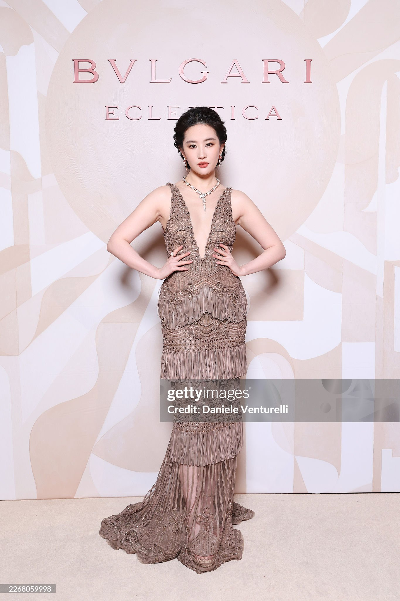 Những gương mặt đình đám tham dự sự kiện gồm Lưu Diệc Phi,...