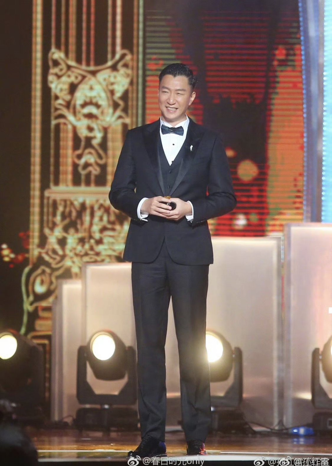 Nam diễn viên đổi đời nhờ bạn gái quỳ gối xin vai, thành sao hạng A lại trả ơn bằng cách không ai chấp nhận nổi