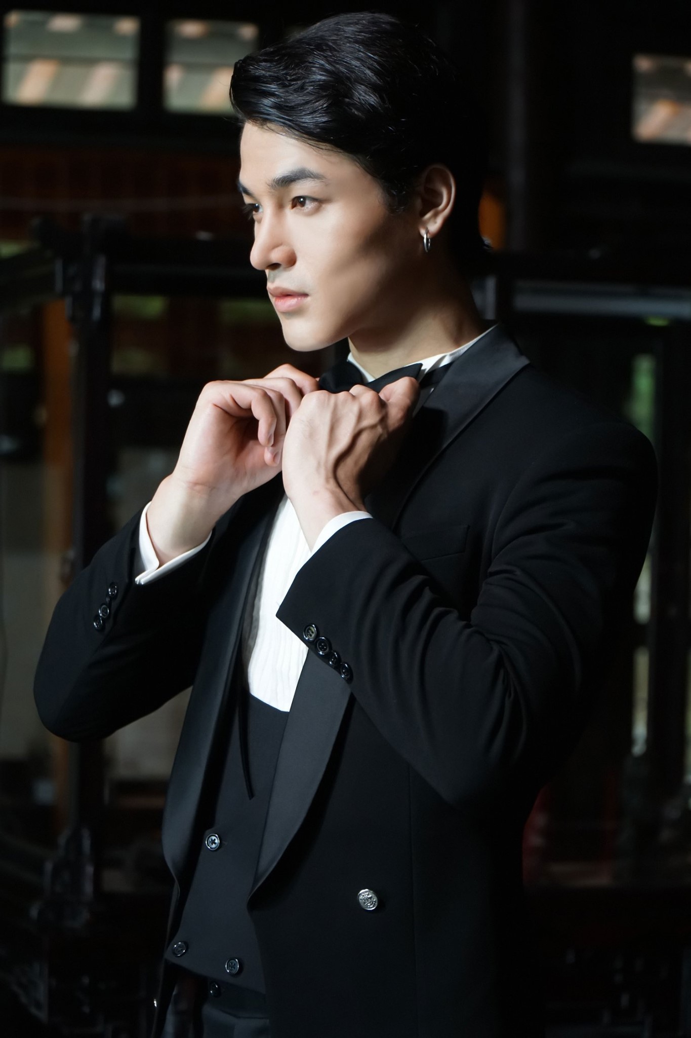 Ngoài khả năng diễn xuất, Khương Lê còn đam mê thể thao, ca hát. Ảnh: FBNV