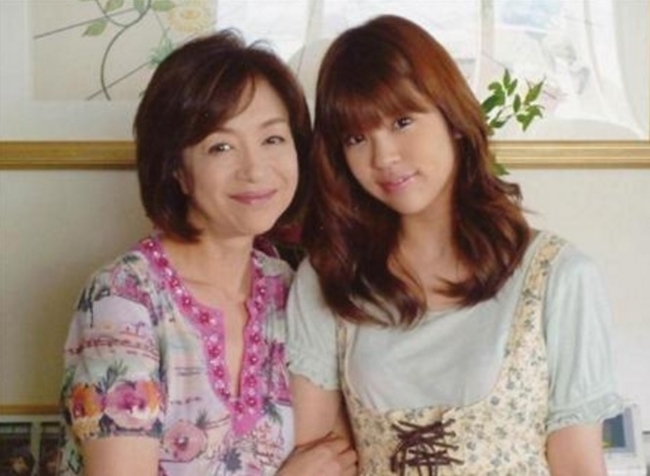 Anri có xuất thân giàu có, là ái nữ của cố minh tinh đình đám Nhật Bản Ryoko Sakaguchi. Ảnh: Yahoo News