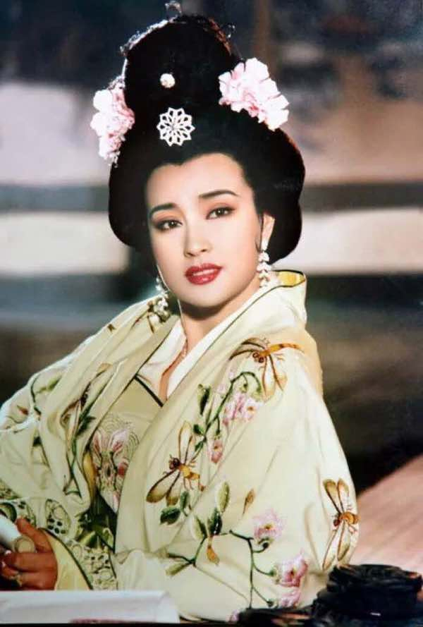 Vai diễn Võ Tắc Thiên huyền thoại trên màn ảnh. Ảnh: Weibo