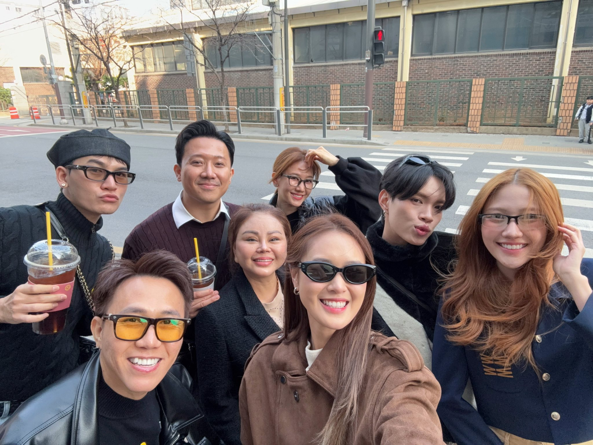 Các thành viên thân thiết góp mặt trong chuyến du lịch tại Hàn Quốc cùng vợ chồng Trấn Thành 