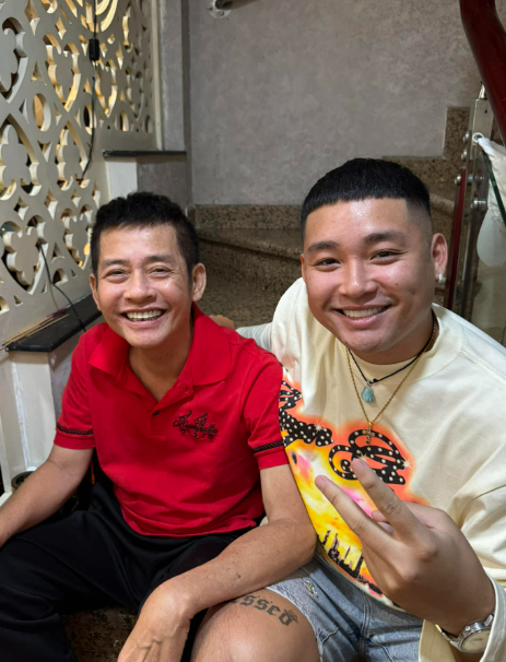   Người thân đã ở bên cạnh đồng hành và động viên NS Tấn Beo trong suốt thời gian điều trị bệnh. Ảnh: FBNV  