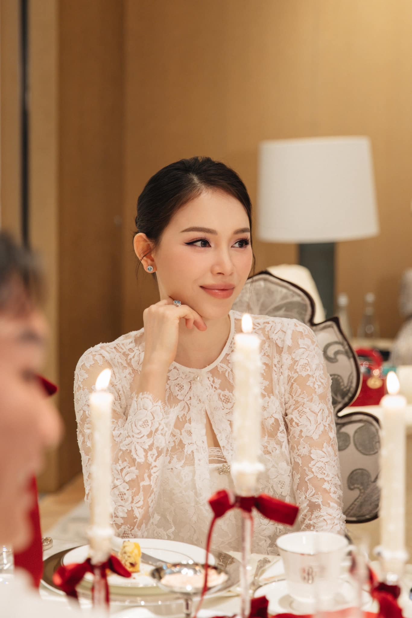 Trước khi kết hôn, Linh Rin được biết đến là một trong những hot girl Hà Thành nổi tiếng