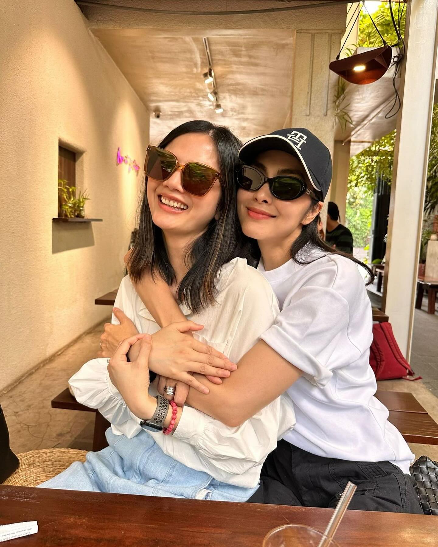 Mỗi khi về Việt Nam, Vân Anh đều dành thời gian để gặp gỡ Tăng Thanh Hà