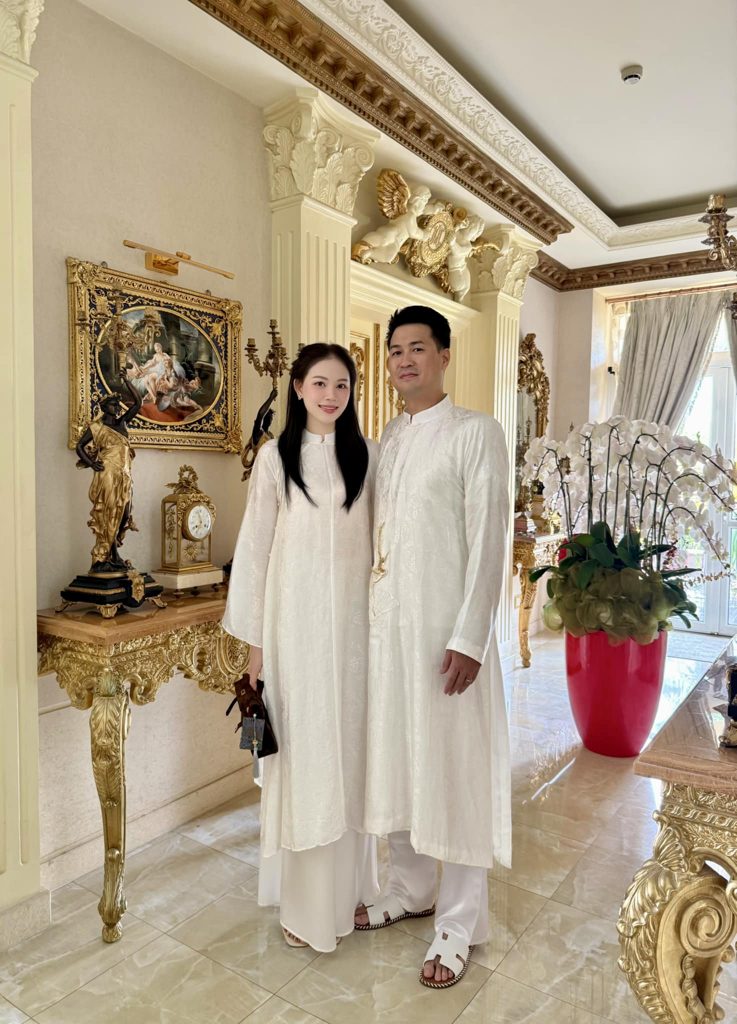 Linh Rin nay có cuộc sống như phú bà sau khi về chung nhà với con trai tỷ phú 