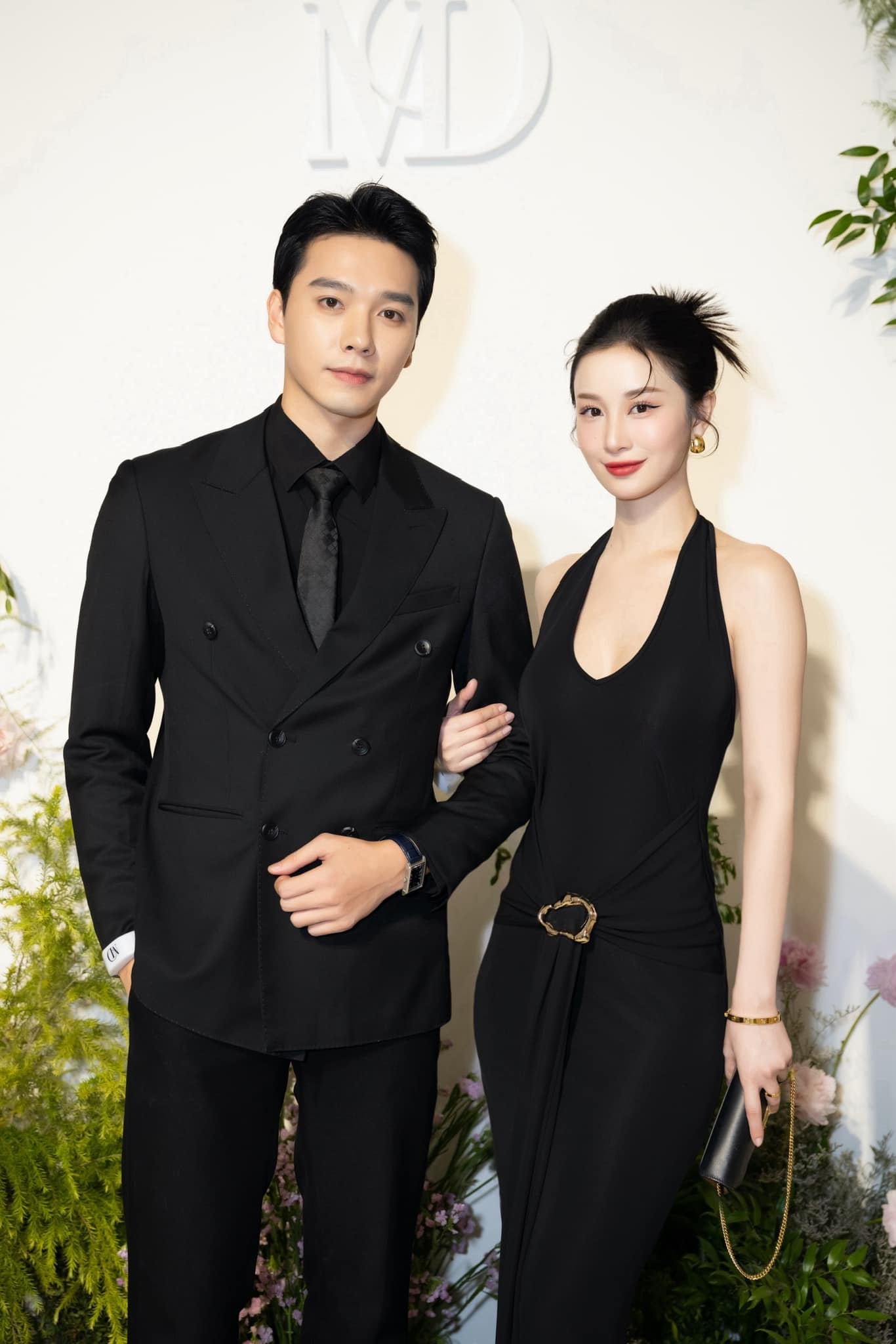 Dân tình đang mong cặp đôi này sớm 