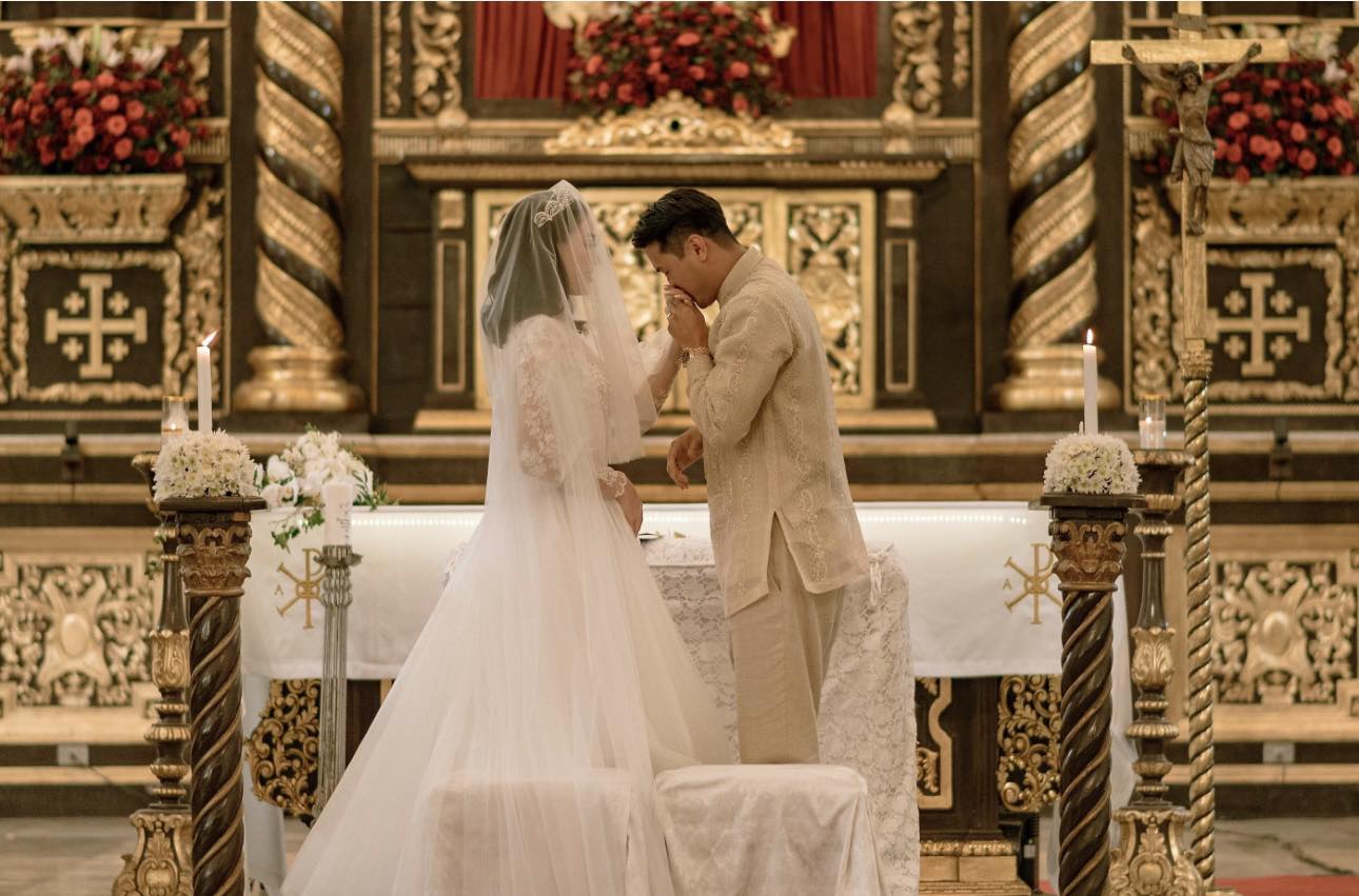 Cặp đôi có đám cưới ở nước ngoài vô cùng xa hoa và hoành tráng 