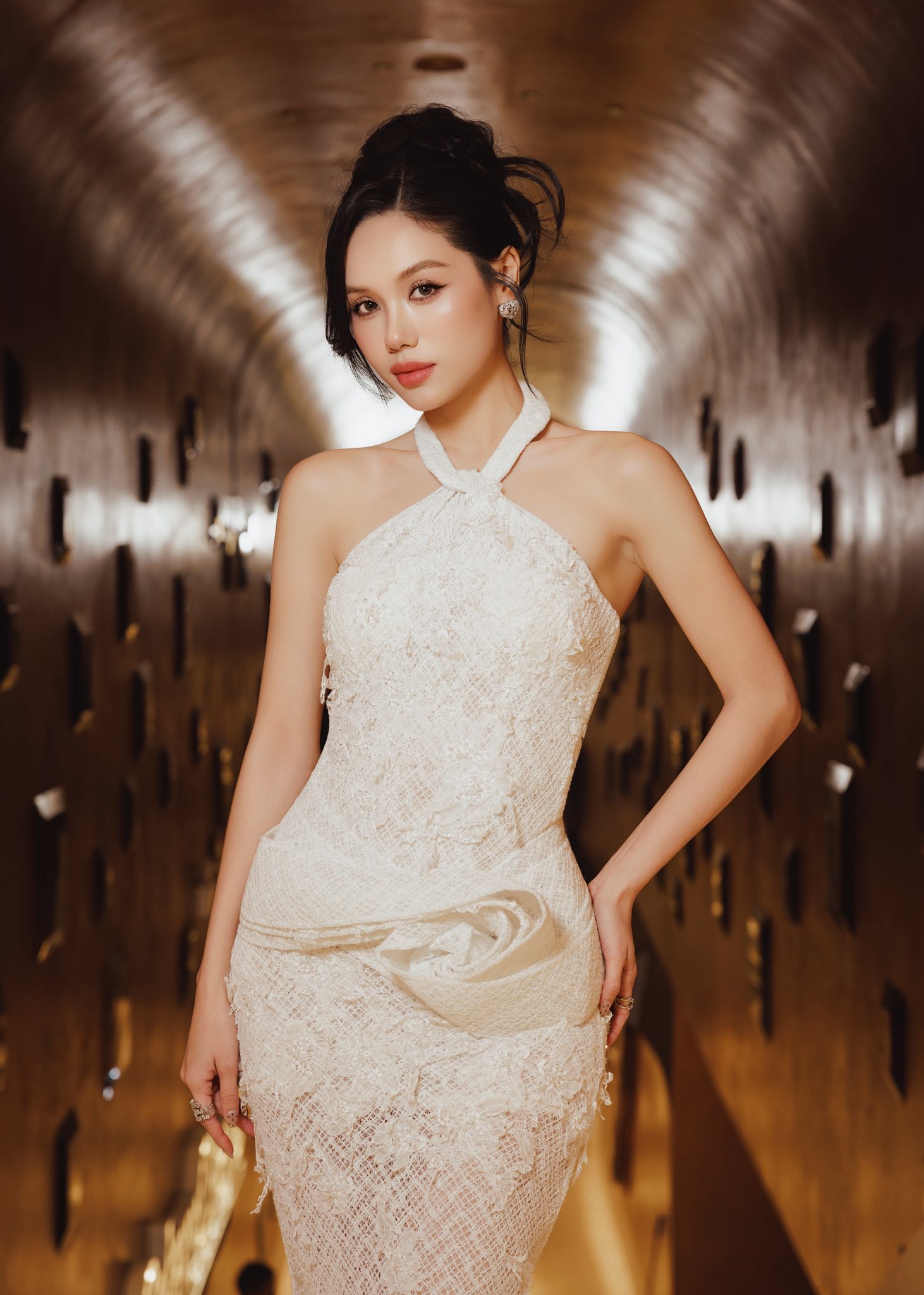 Visual ấn tượng của Trâm Anh