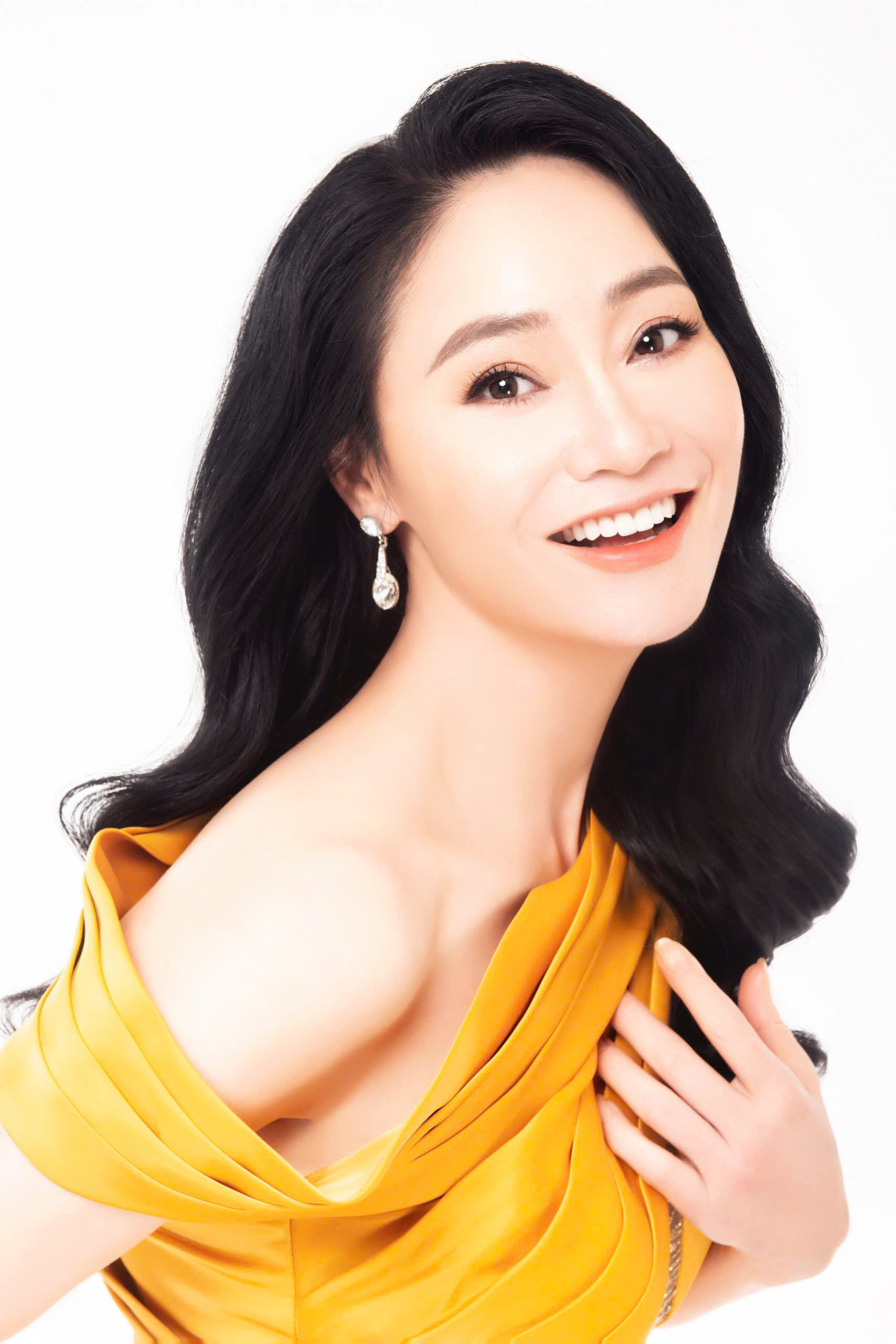   Diễn viên Quách Thu Phương hiện tại đang làm mẹ đơn thân. Ảnh: FBNV  