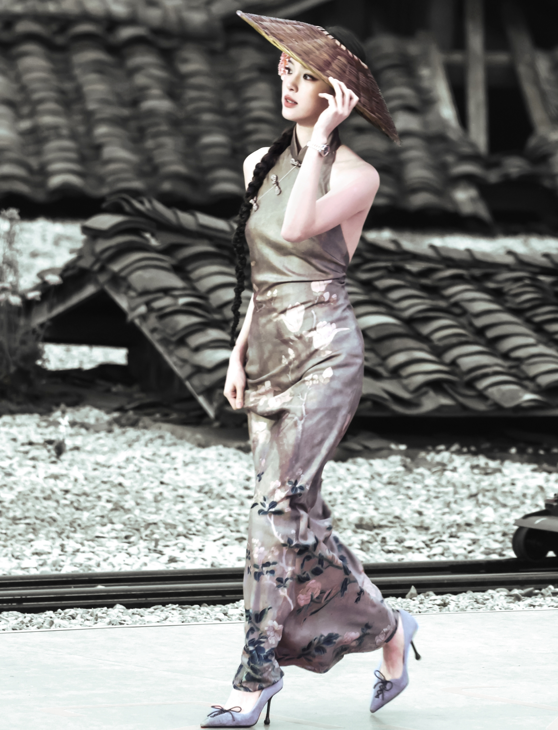 Mỗi bức hình của cô đều như bức tranh thủy mặc