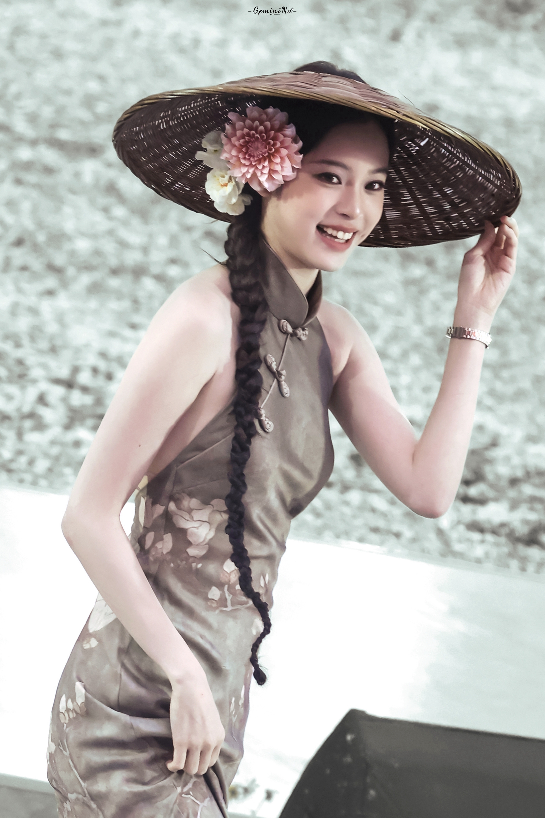 Mỗi bước chân của mỹ nhân này đều là một bức tranh thủy mặc: Dung nhan như ngọc, mỹ mạo như hoa