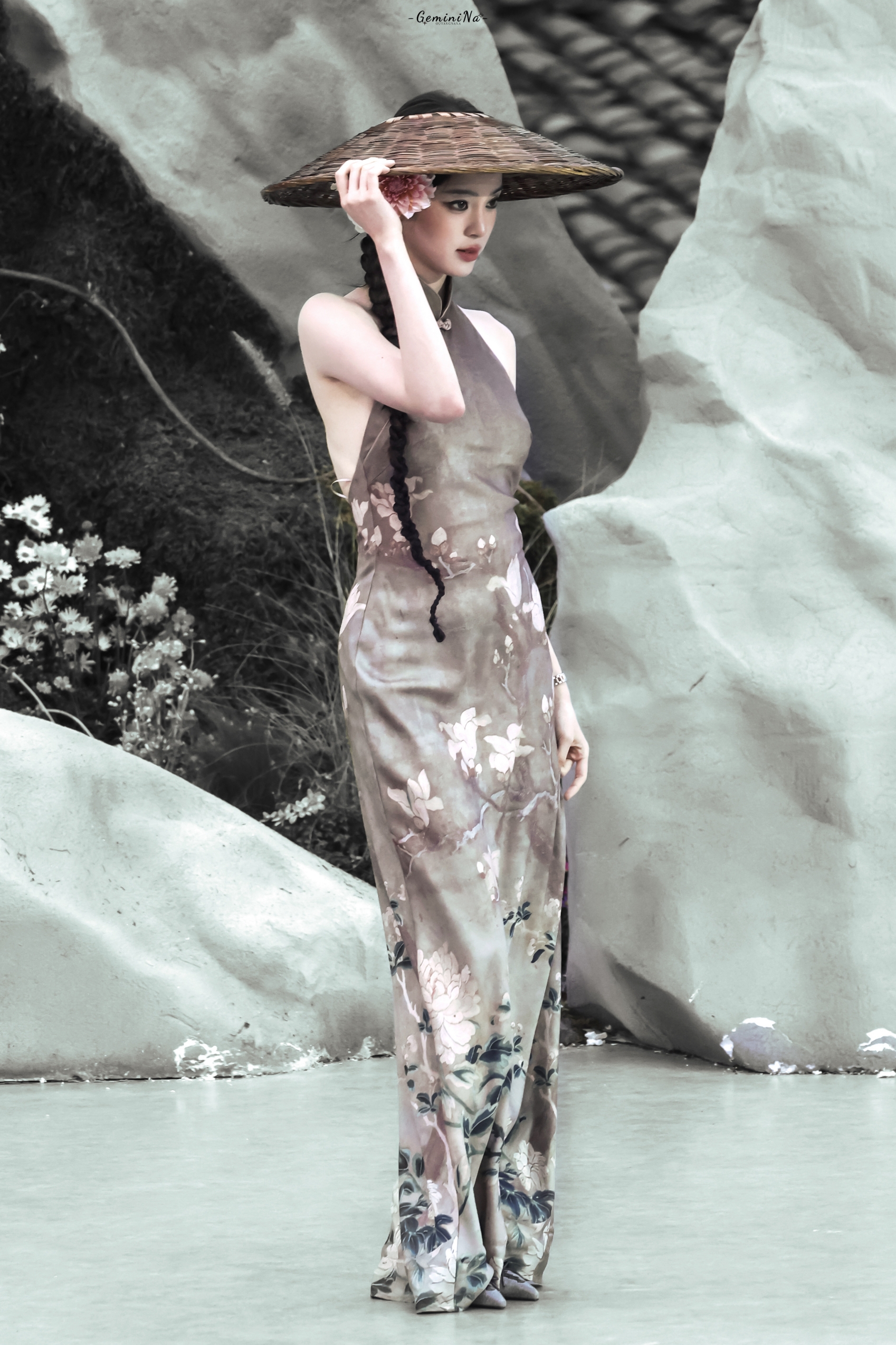 Âu Dương Na Na được đánh giá có gu thẩm mỹ cao, luôn lựa chọn được các bộ trang phục sáng tạo, đẹp nổi bật