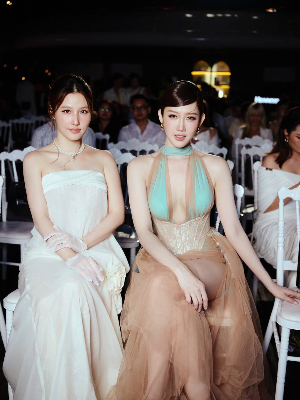 Layout sắc sảo của Thúy Ngân còn có phần 