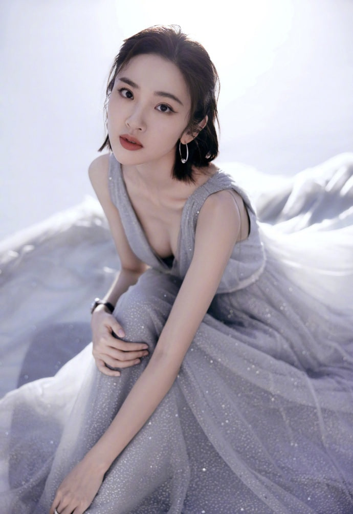 Đường Nghệ Hân