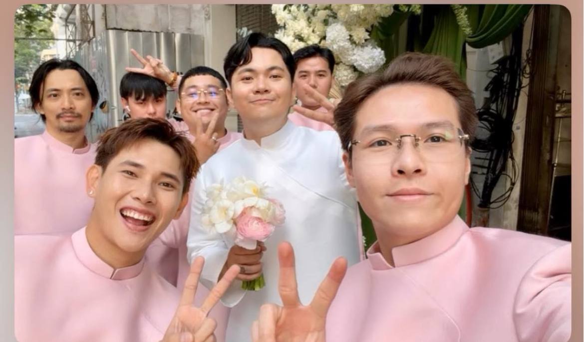 Dàn phù dâu - phù rể cũng chiếm spotlight vì toàn những cái tên nổi tiếng. Nguồn: FBNV