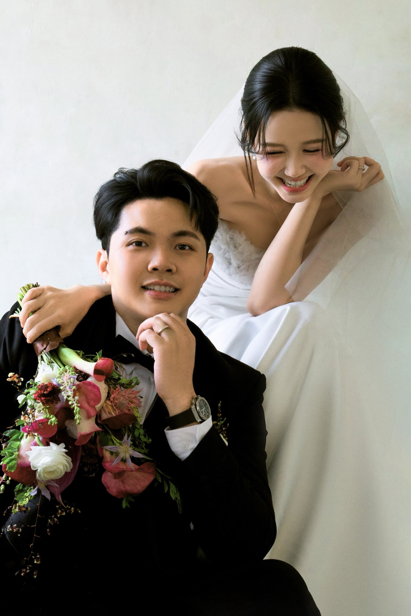   Andiez Nam Trương đã cầu hôn Nhung Gumiho vào tháng 6/2025 ở Hàn Quốc. Ảnh: FBNV  