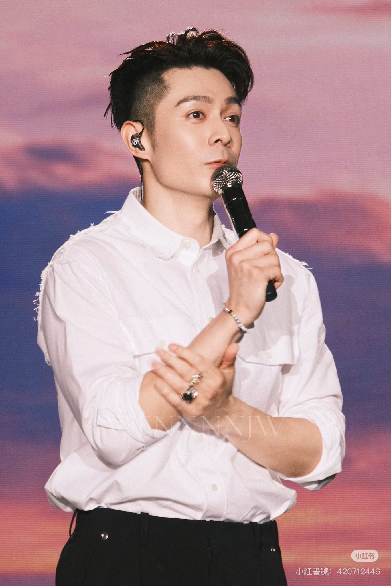 Châu Bách Hào, sinh năm 1984 tại Hong Kong (Trung Quốc), là một nghệ sĩ đa năng của làng giải trí Hoa ngữ (Ảnh: Weibo)