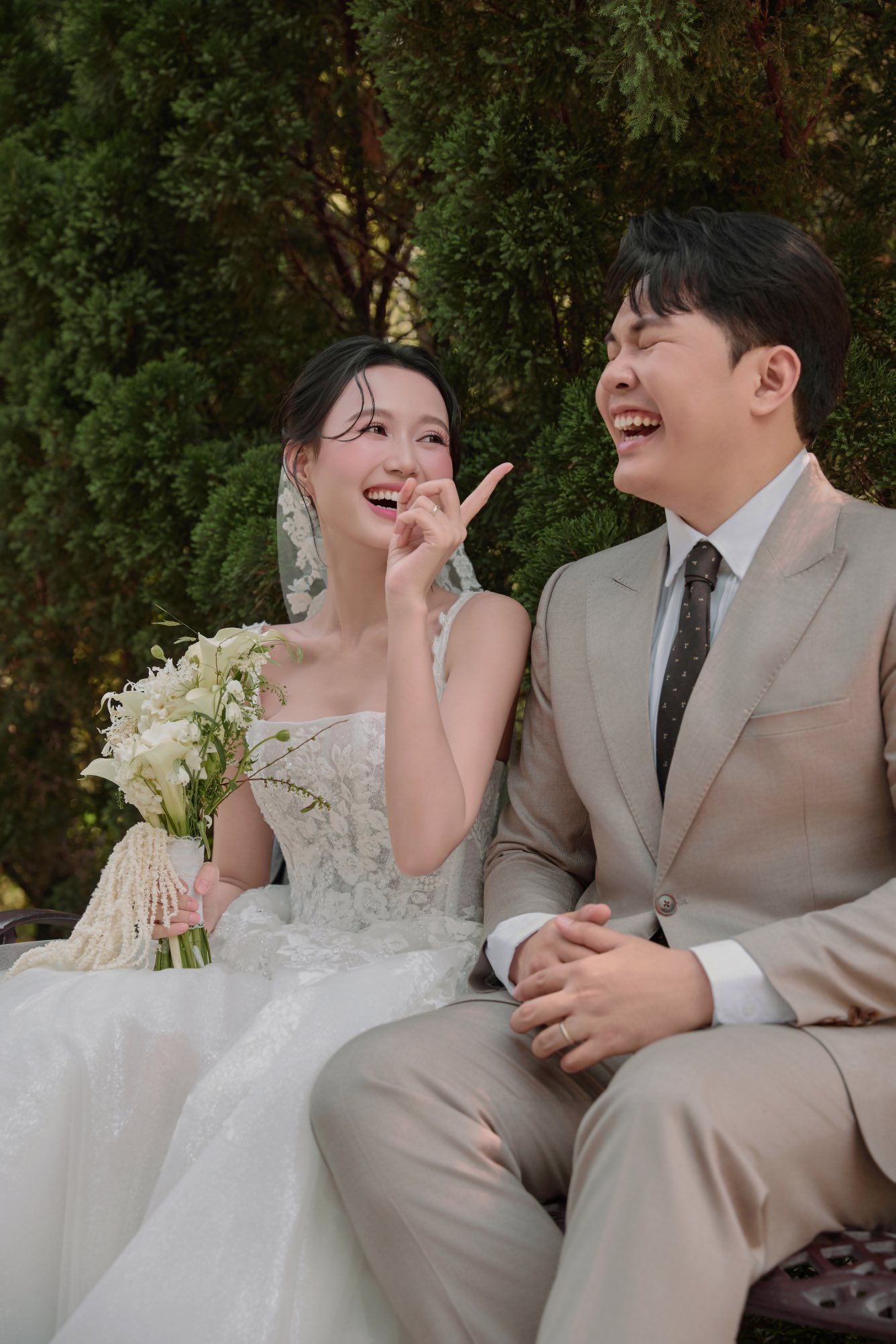 Đám hỏi của Nhung Gumiho - Andiez Nam Trương: Chú rể rưng rưng xúc động, dàn phù dâu - phù rể quá xịn!