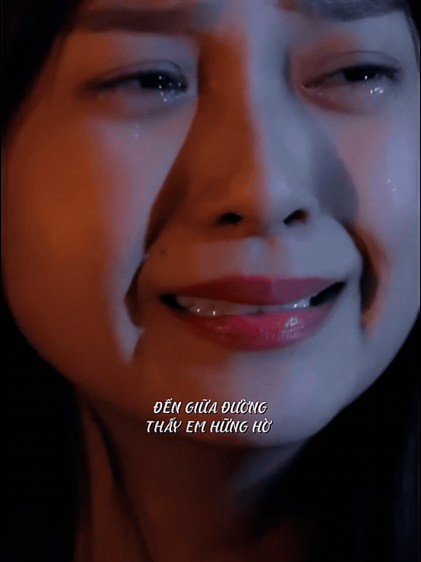 Giọt nước mắt như thể cũng biết diễn xuất