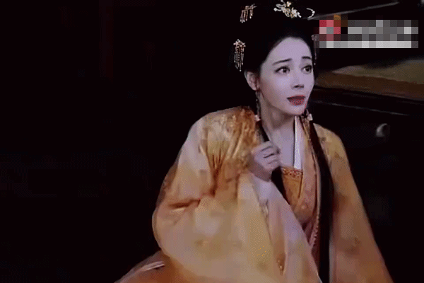 Gương mặt đáng sợ của Địch Lệ Nhiệt Ba