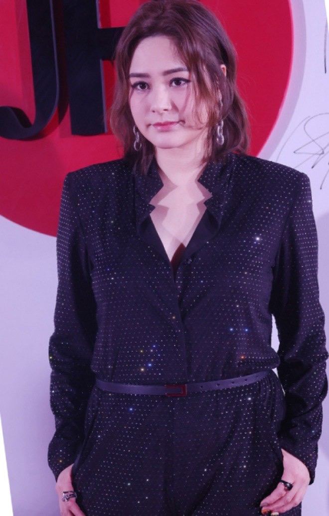 Chung Hân Đồng từng có thời điểm khiến công chúng không nhận ra vì tăng cân. (Ảnh: Weibo)